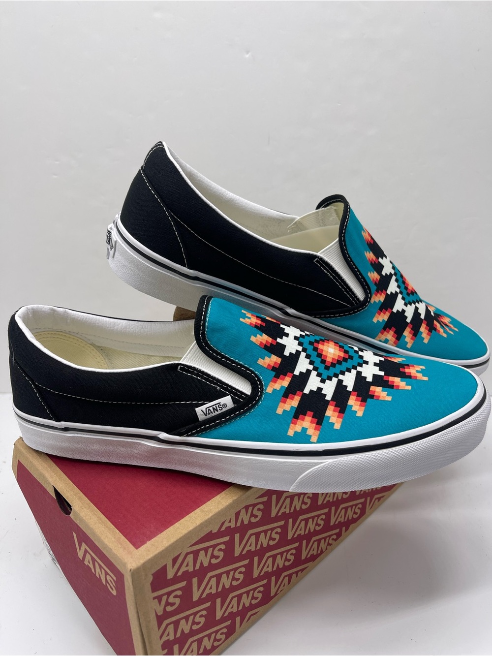 Vans Men’s Classic Slip-On Desert Vibes Teal Blue/True White
Sneakers Aztec - Picture 7 of 16